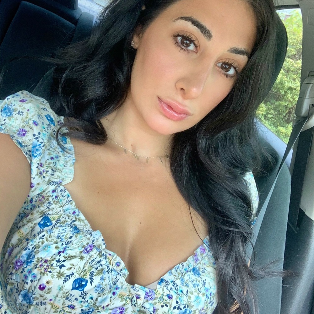 Meet your Posher, Talia